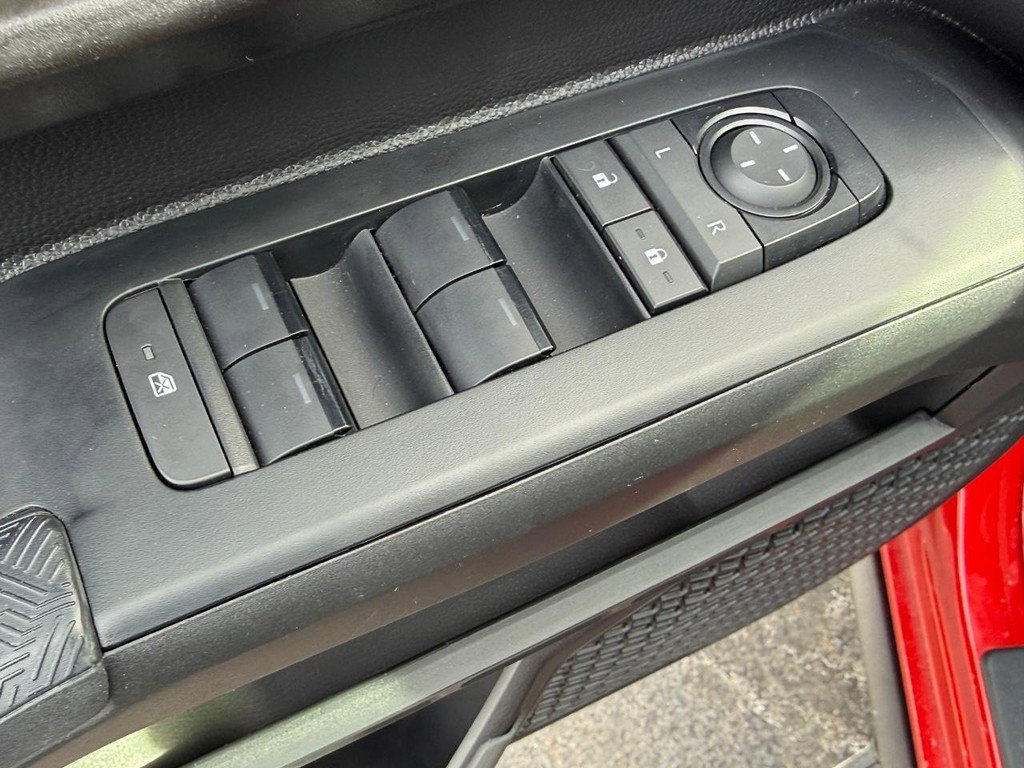 Certified 2025 Toyota Tacoma SR5 image 15