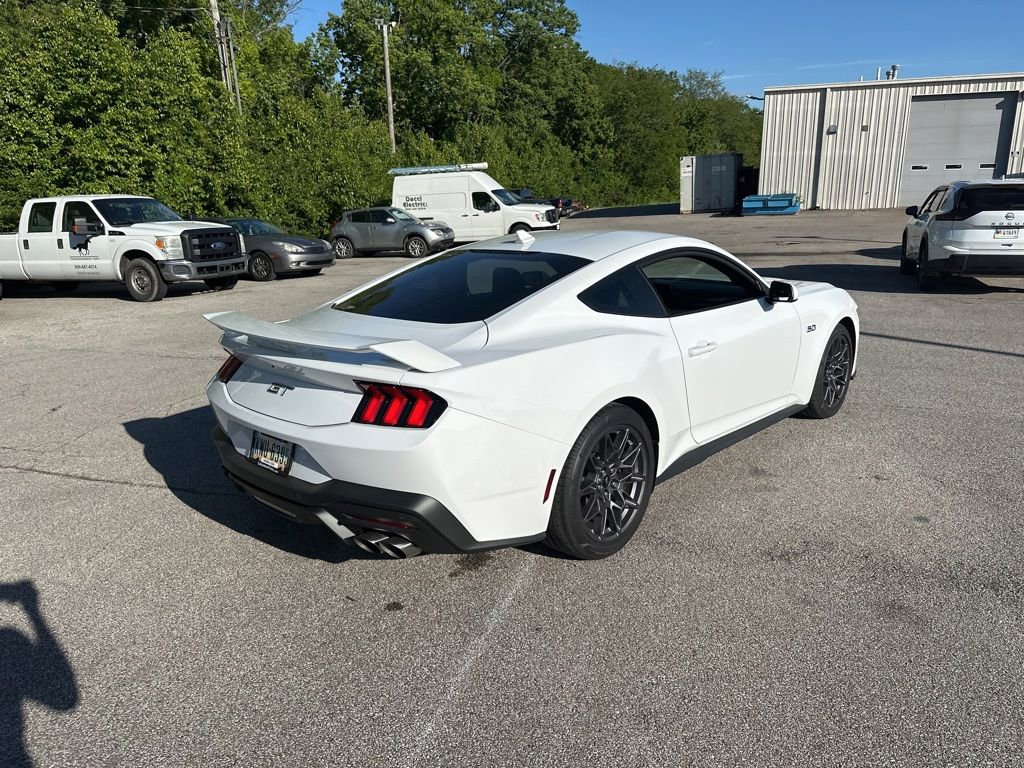 Used 2025 Ford Mustang GT w/ GT Performance Package RWD image 5
