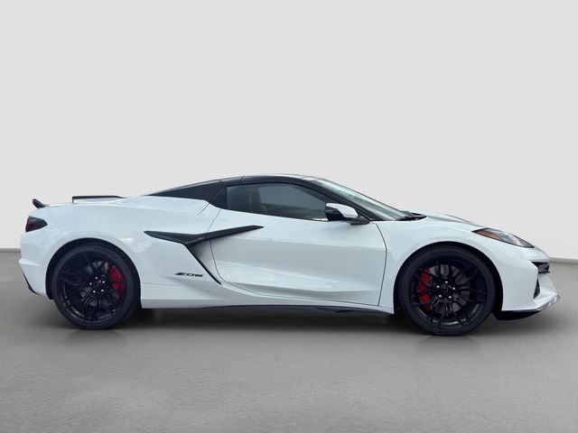 Used 2026 Chevrolet Corvette Z06 RWD image 7