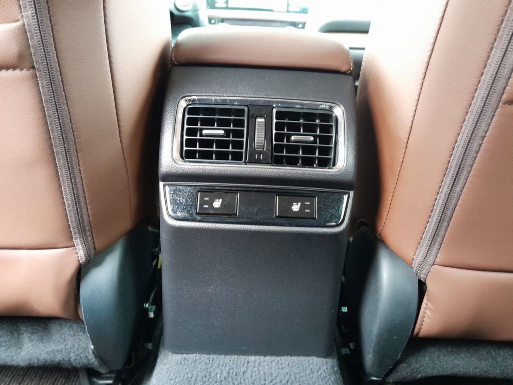 Used 2017 Subaru Outback 2.5i Touring AWD/4WD image 32