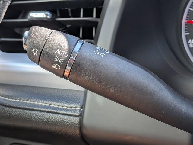 Used 2018 GMC Acadia SLE image 22