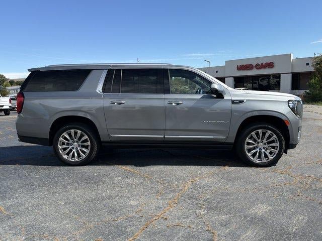 Used 2023 GMC Yukon XL Denali w/ Denali Reserve Package AWD/4WD image 5