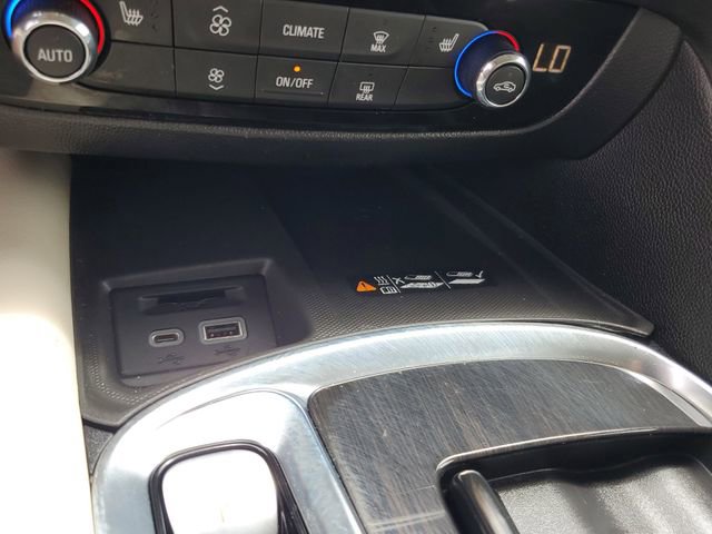 Used 2022 Buick Enclave Essence FWD image 22