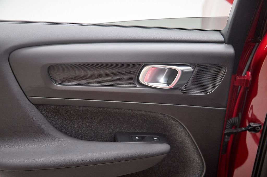 Certified 2023 Volvo C40 P8 Recharge Ultimate image 19