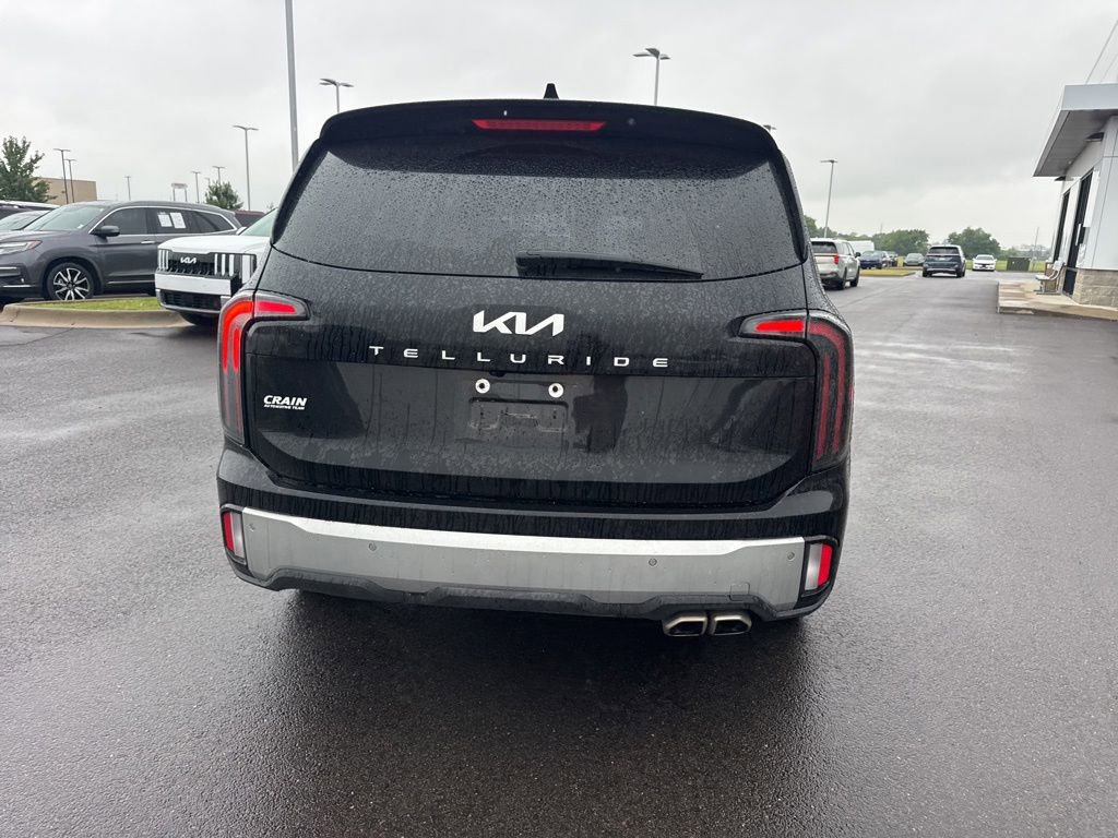 Used 2023 Kia Telluride EX w/ EX Captain's Chair Package FWD image 7