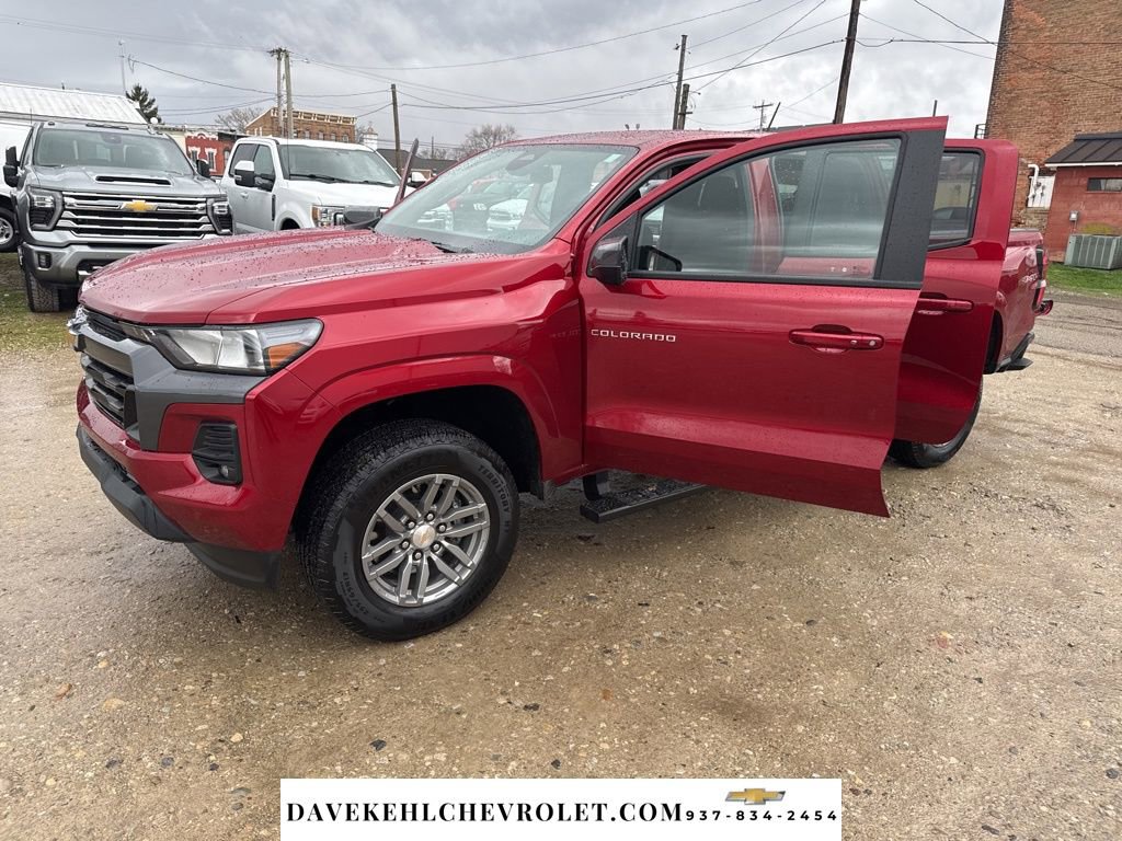 Used 2024 Chevrolet Colorado LT w/ LT Convenience Package II image 27