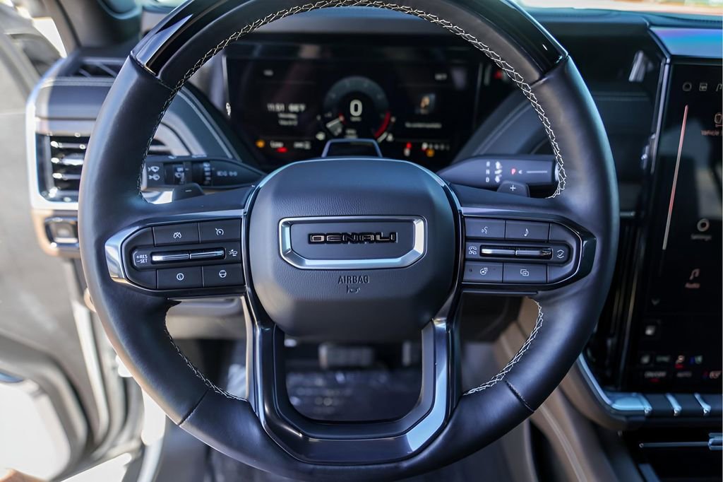 Certified 2025 GMC Yukon Denali Ultimate image 15