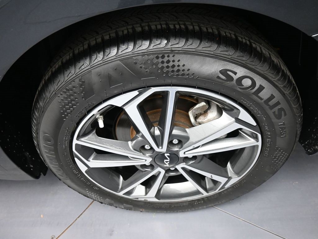 Certified 2022 Kia Forte LXS image 15