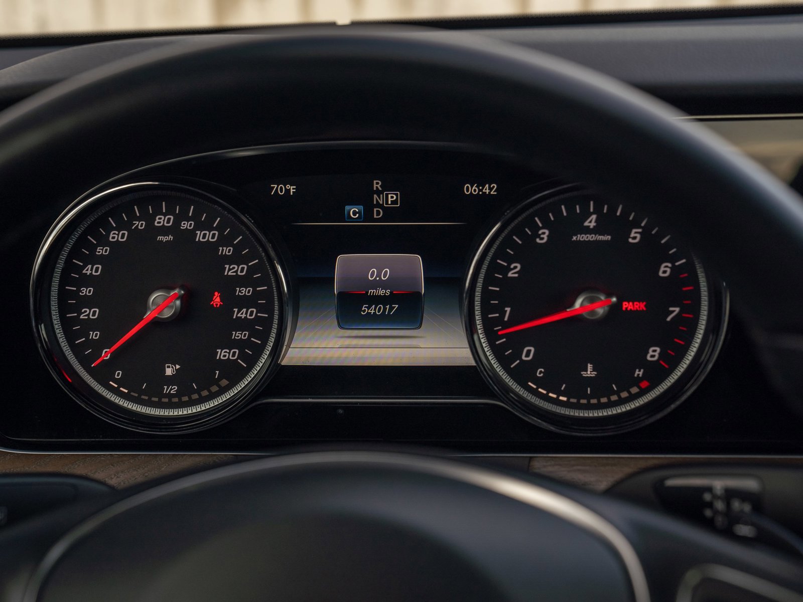 Certified 2018 Mercedes-Benz E 300 4MATIC image 23
