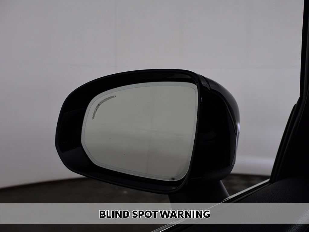 Used 2022 Volvo XC60 B5 Momentum AWD/4WD image 5