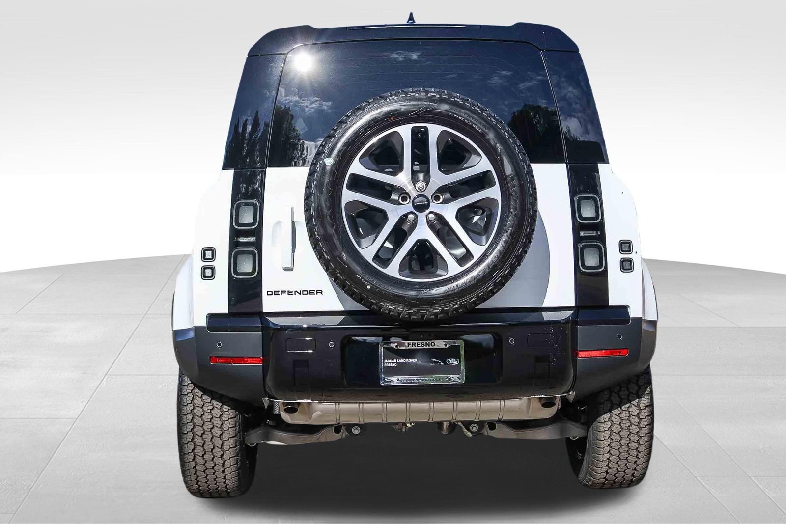 Certified 2026 Land Rover Defender 110 S AWD/4WD image 5
