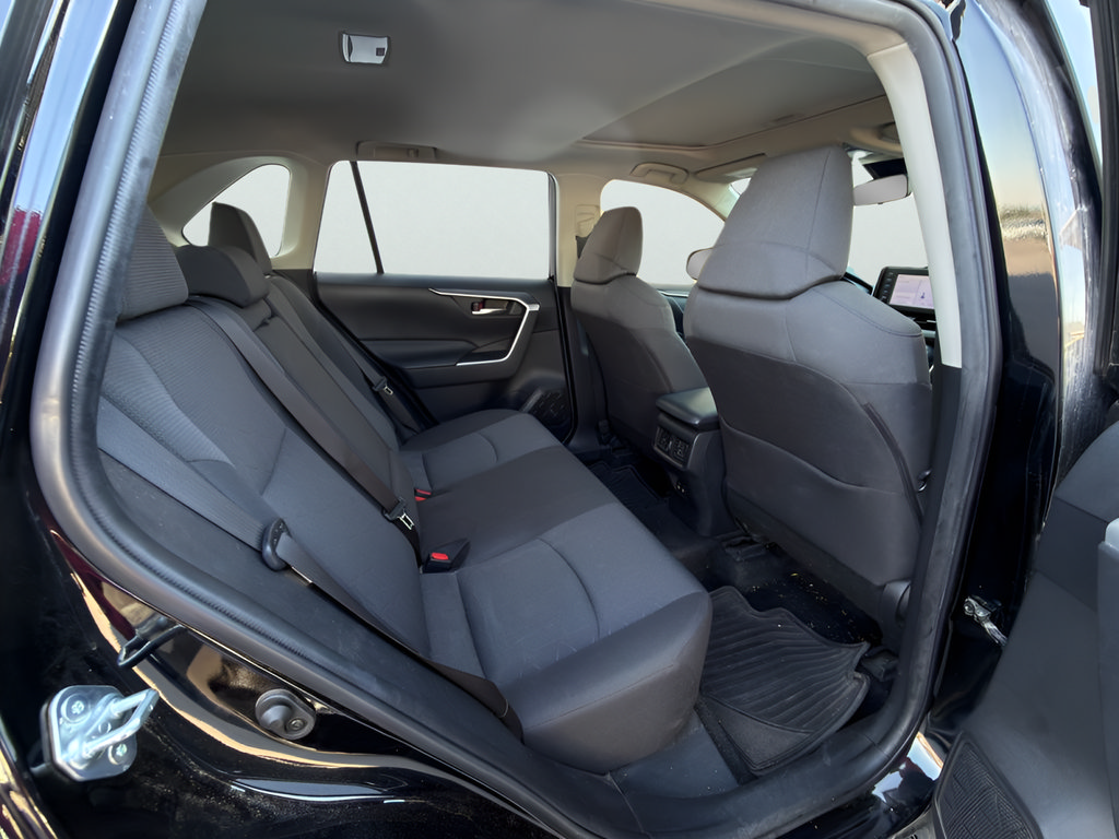 Used 2019 Toyota RAV4 XLE AWD/4WD image 25