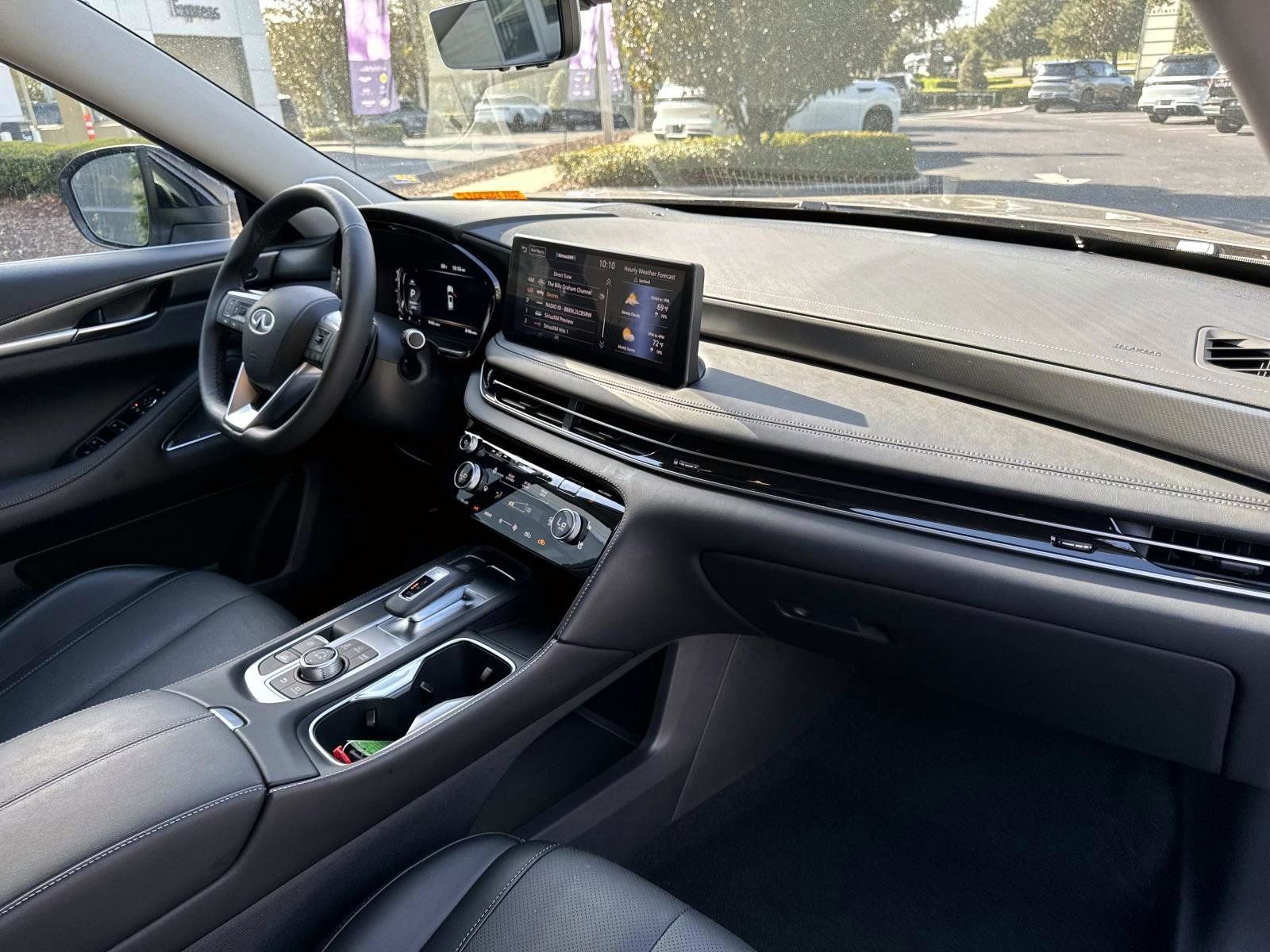 Certified 2025 INFINITI QX60 Luxe w/ Vision Package image 16