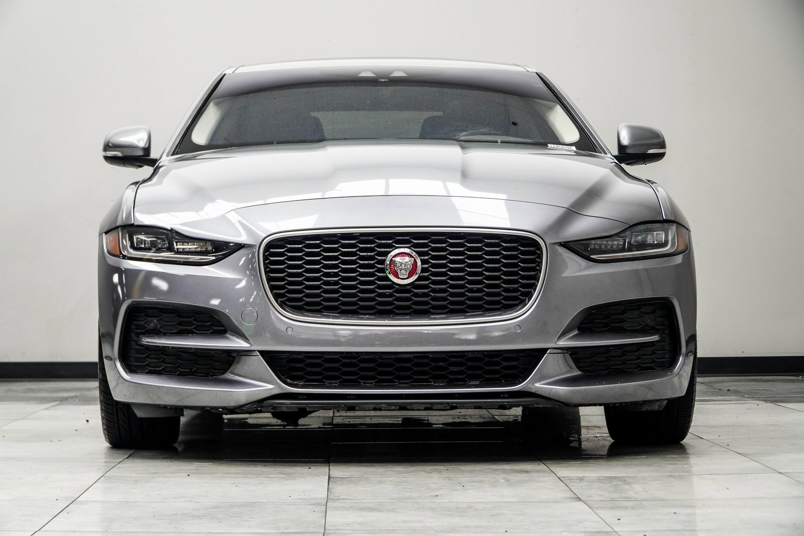 Used 2020 Jaguar XE S image 7