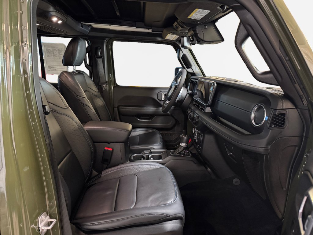 Used 2024 Jeep Wrangler High Altitude AWD/4WD image 26