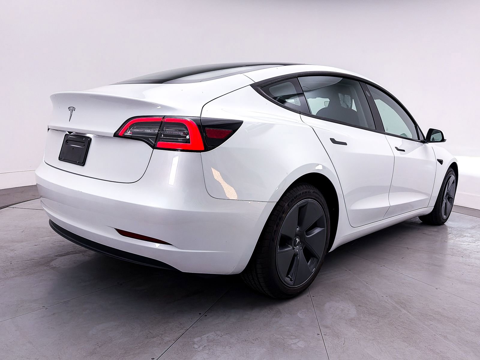 Used 2023 Tesla Model 3 Standard Range image 16