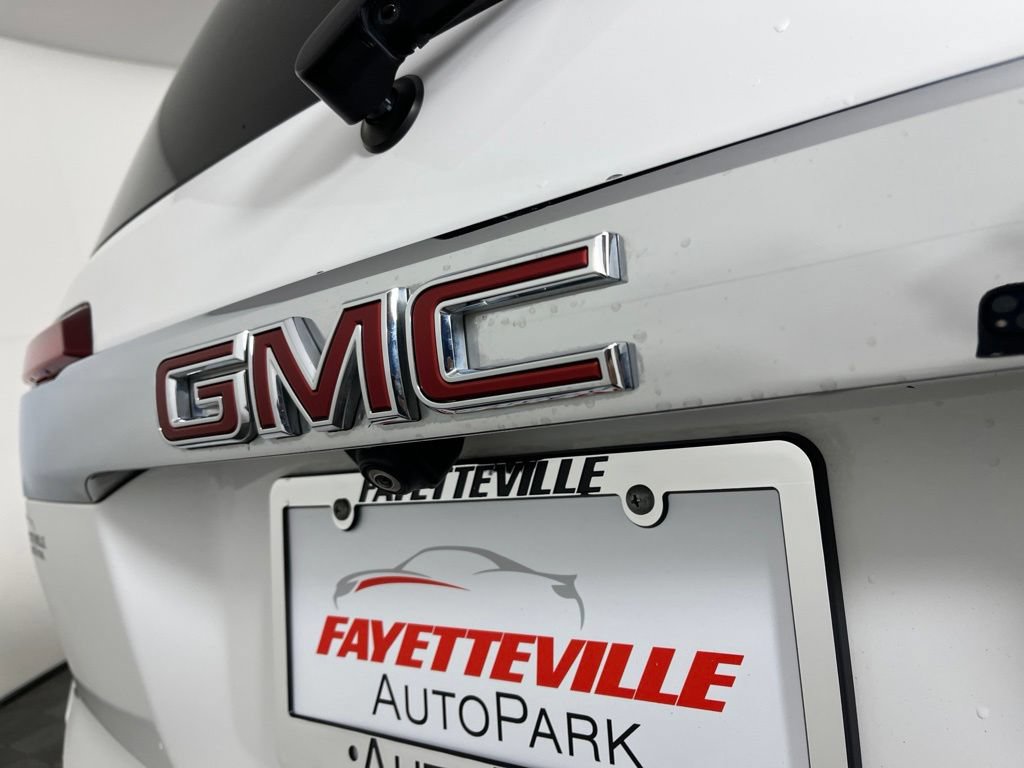 Certified 2022 GMC Acadia SLE w/ Driver Convenience Package FWD image 13