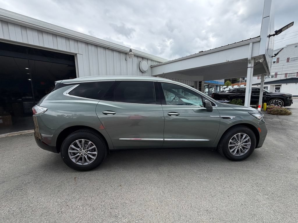 Used 2023 Buick Enclave Essence AWD/4WD image 6