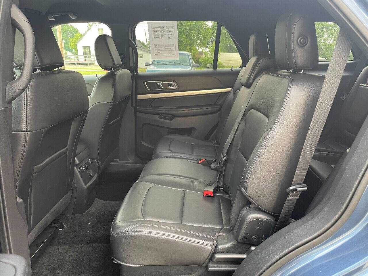 Used 2018 Ford Explorer XLT w/ Equipment Group 202A image 21