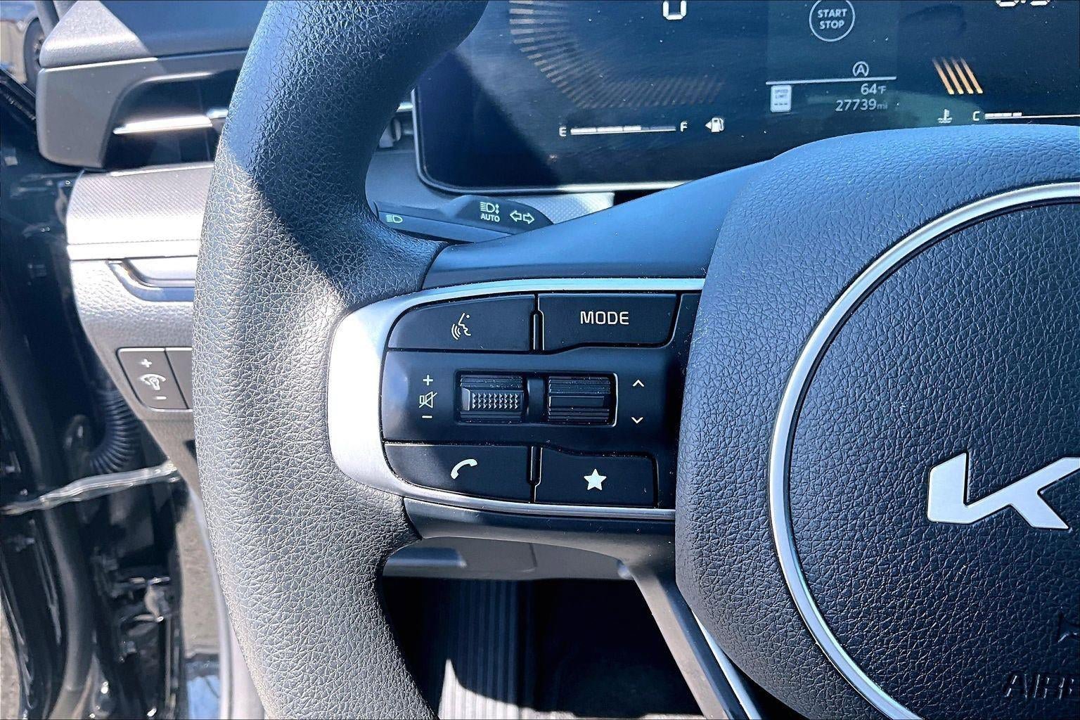 Used 2025 Kia K5 LXS FWD image 11