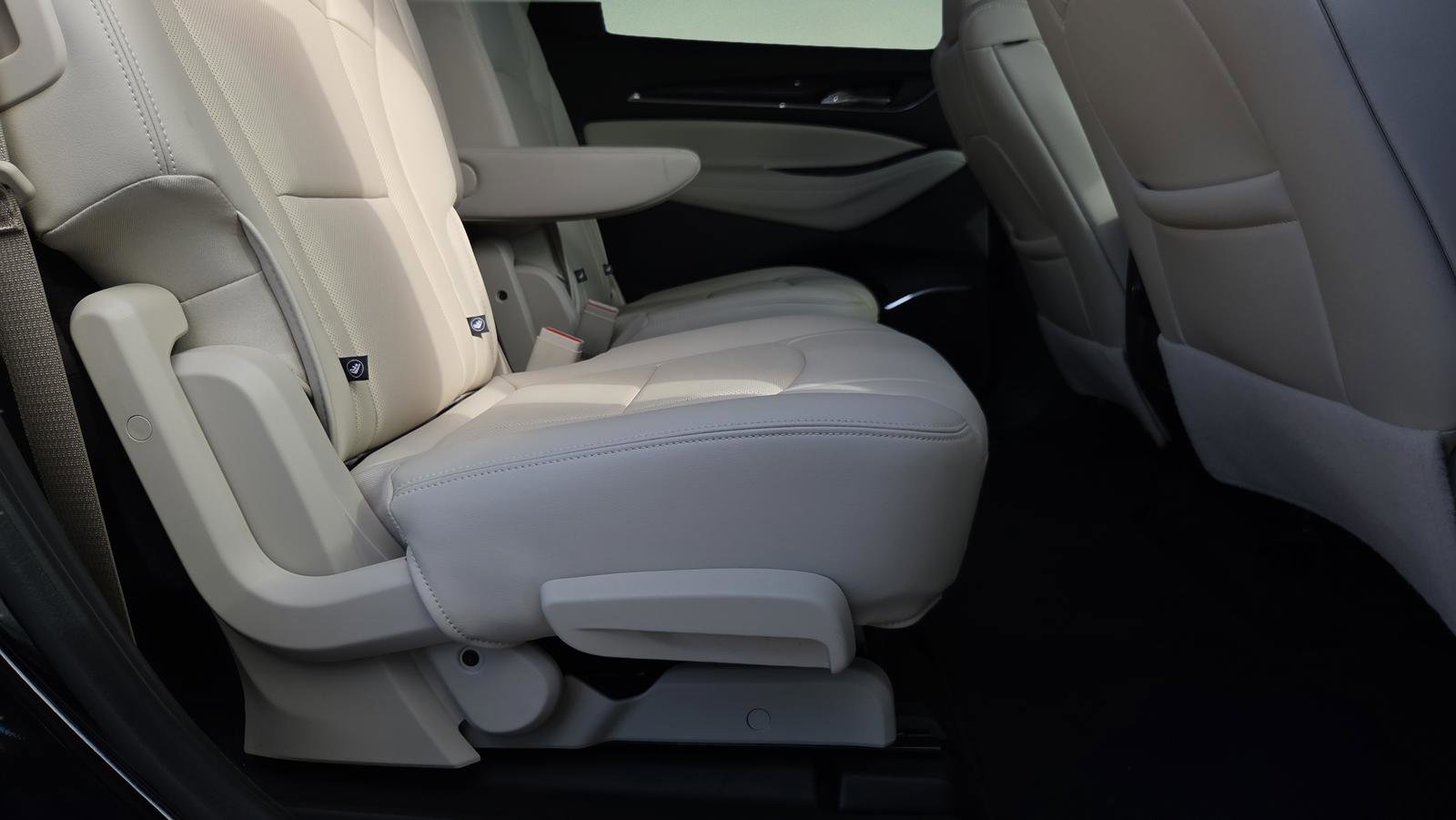 Used 2024 Buick Enclave Essence w/ Sport Touring Edition image 17