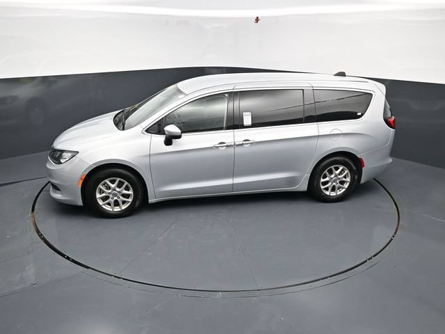 Used 2023 Chrysler Voyager LX FWD image 45