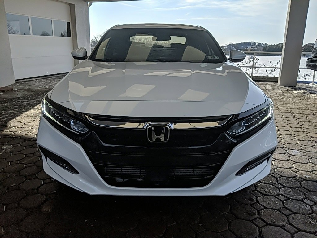 Used 2019 Honda Accord Sport image 2