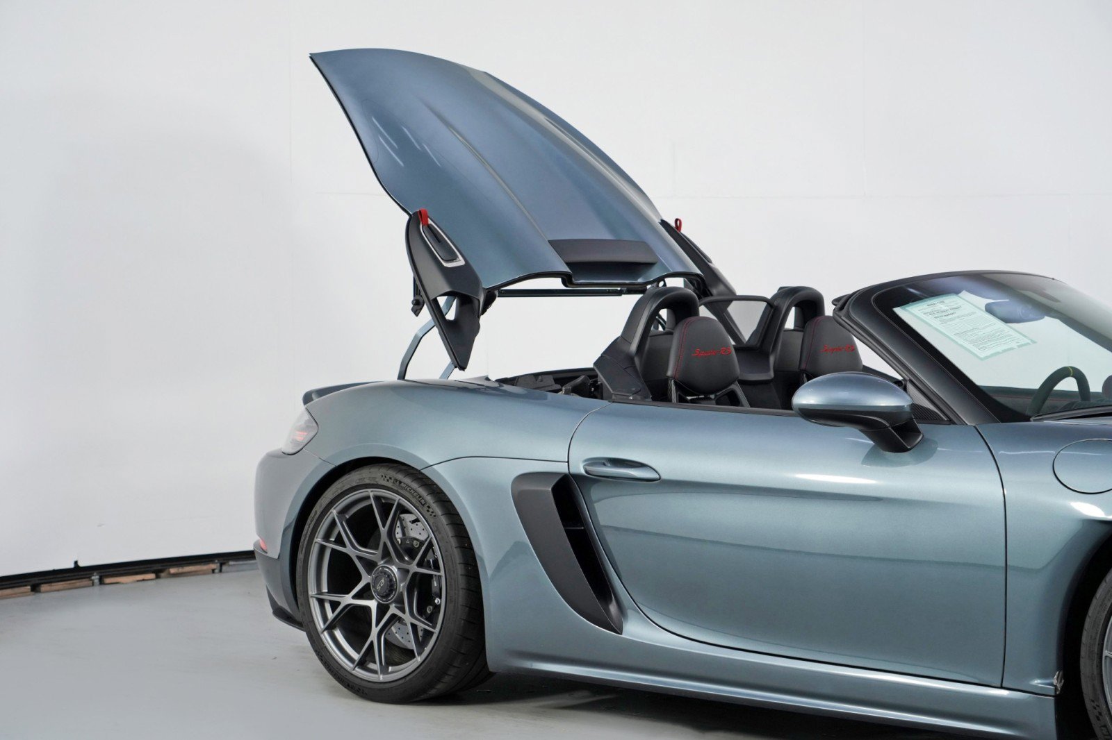 Used 2024 Porsche 718 Boxster Spyder RS w/ Light Design Package RWD image 72