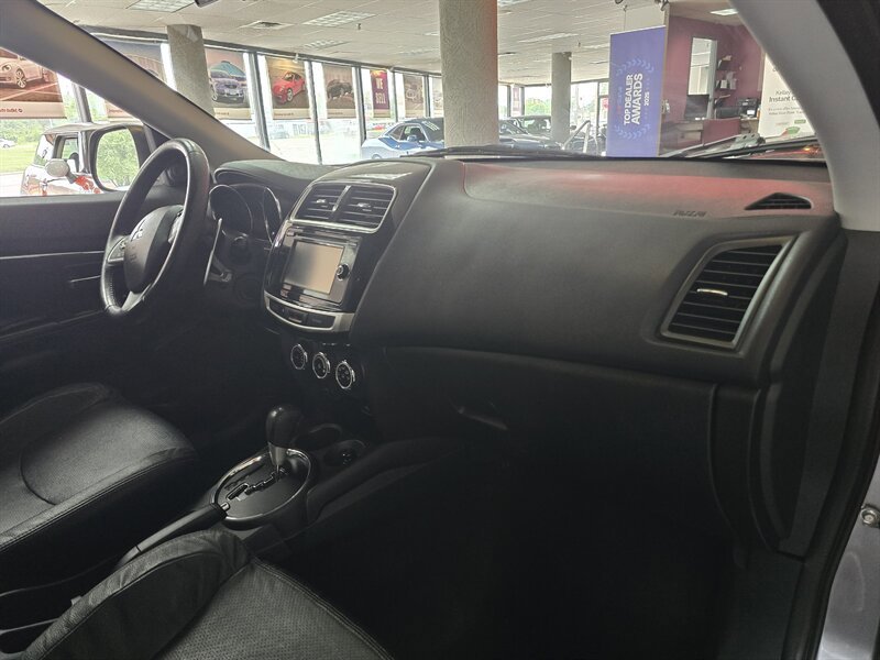 Used 2015 Mitsubishi Outlander Sport SE AWD/4WD image 13