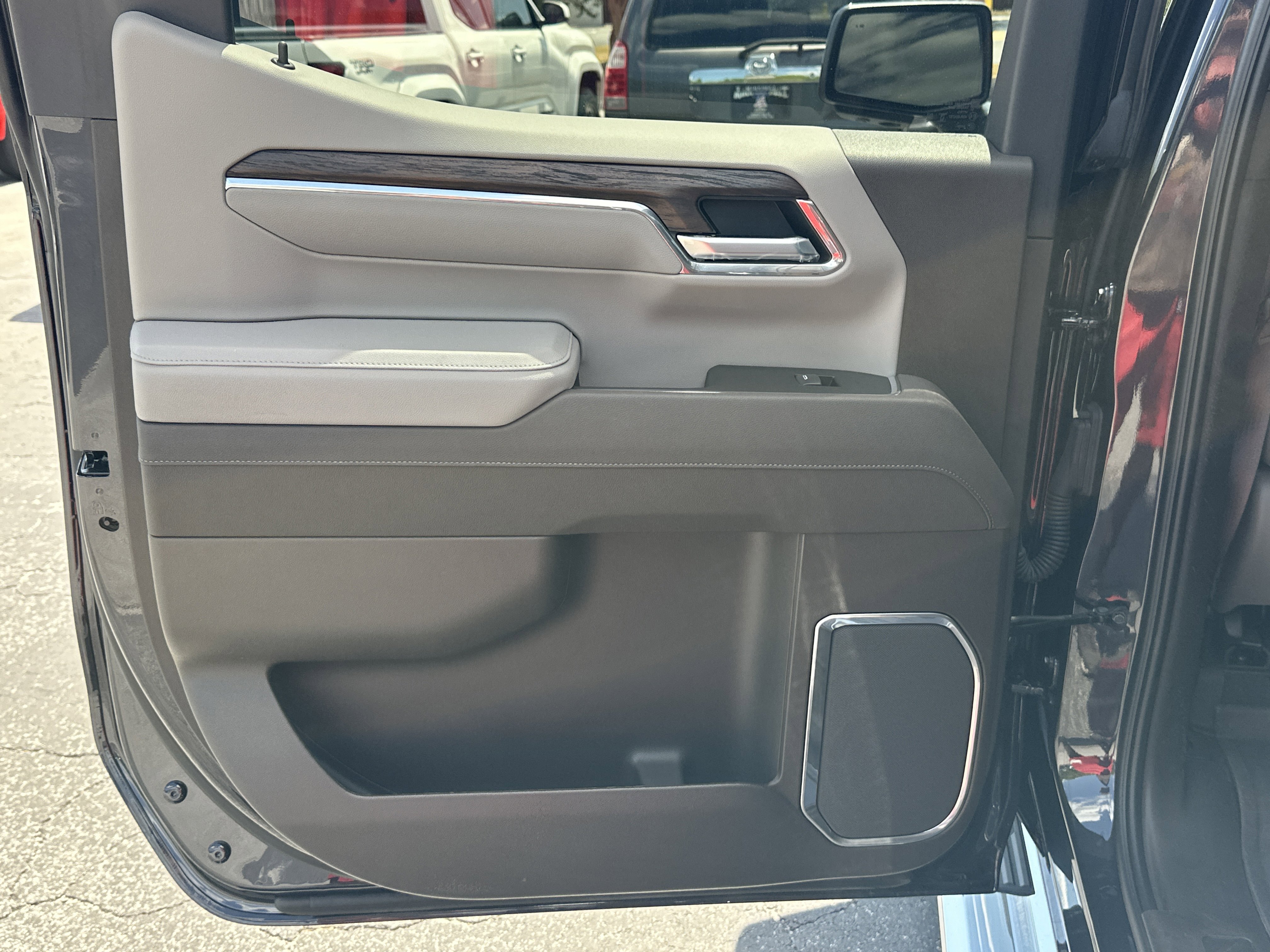 Used 2025 GMC Sierra 1500 SLT w/ SLT Premium Plus Package image 22