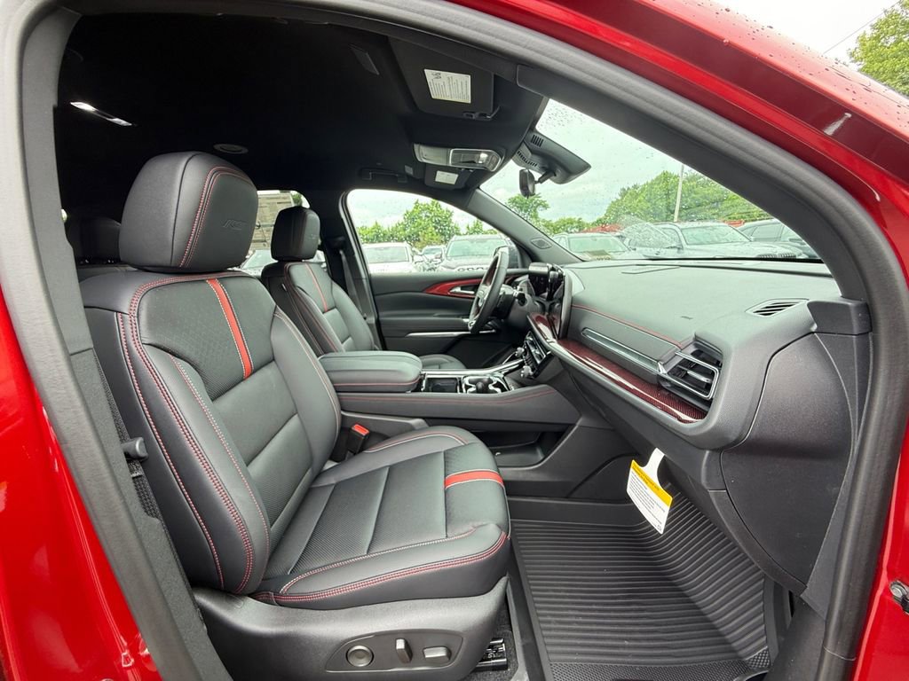 New 2026 Chevrolet Traverse RS w/ LPO, Floor Liner Package AWD/4WD image 29