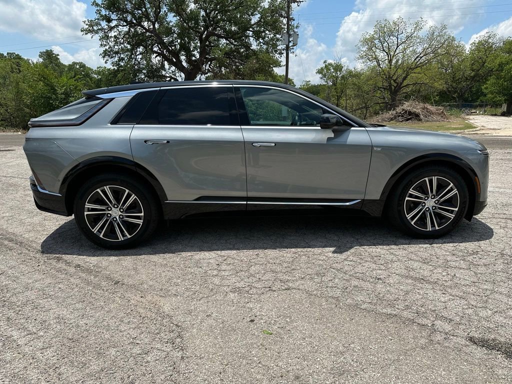 New 2025 Cadillac Lyriq Luxury image 6