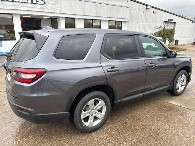 Used 2023 Honda Pilot LX image 8
