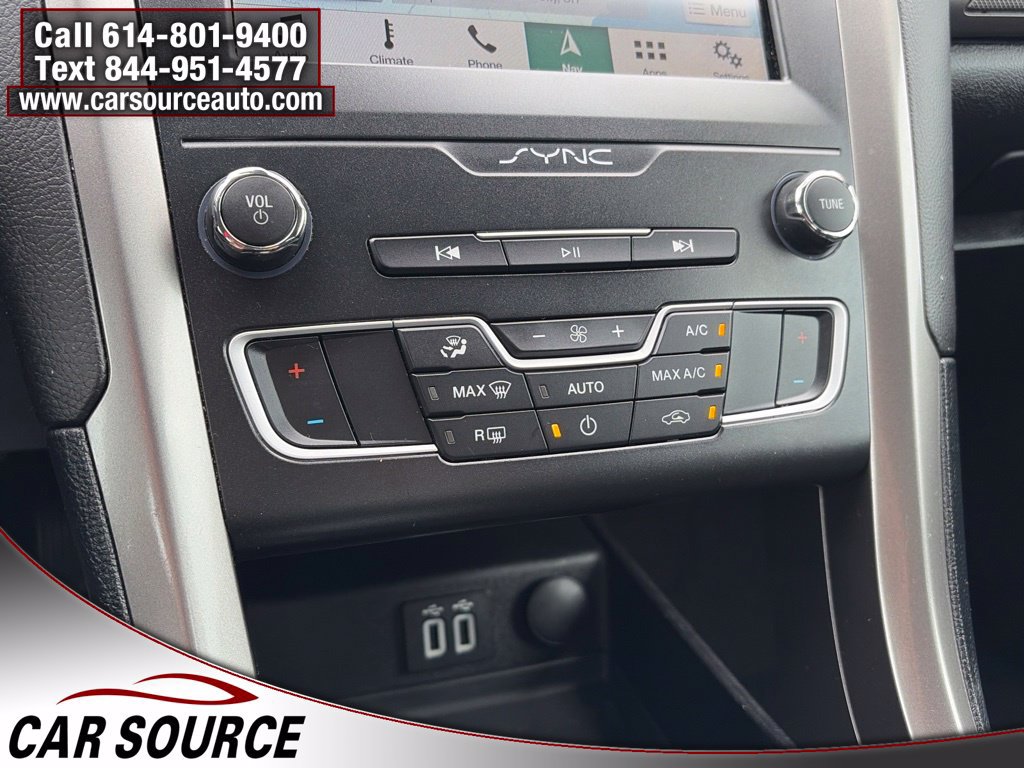 Used 2019 Ford Fusion SE FWD image 21