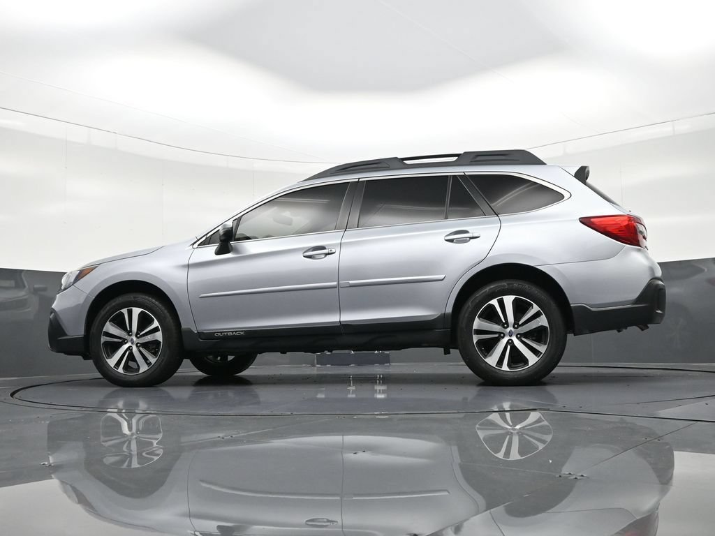 Used 2019 Subaru Outback 3.6R Limited AWD/4WD image 29