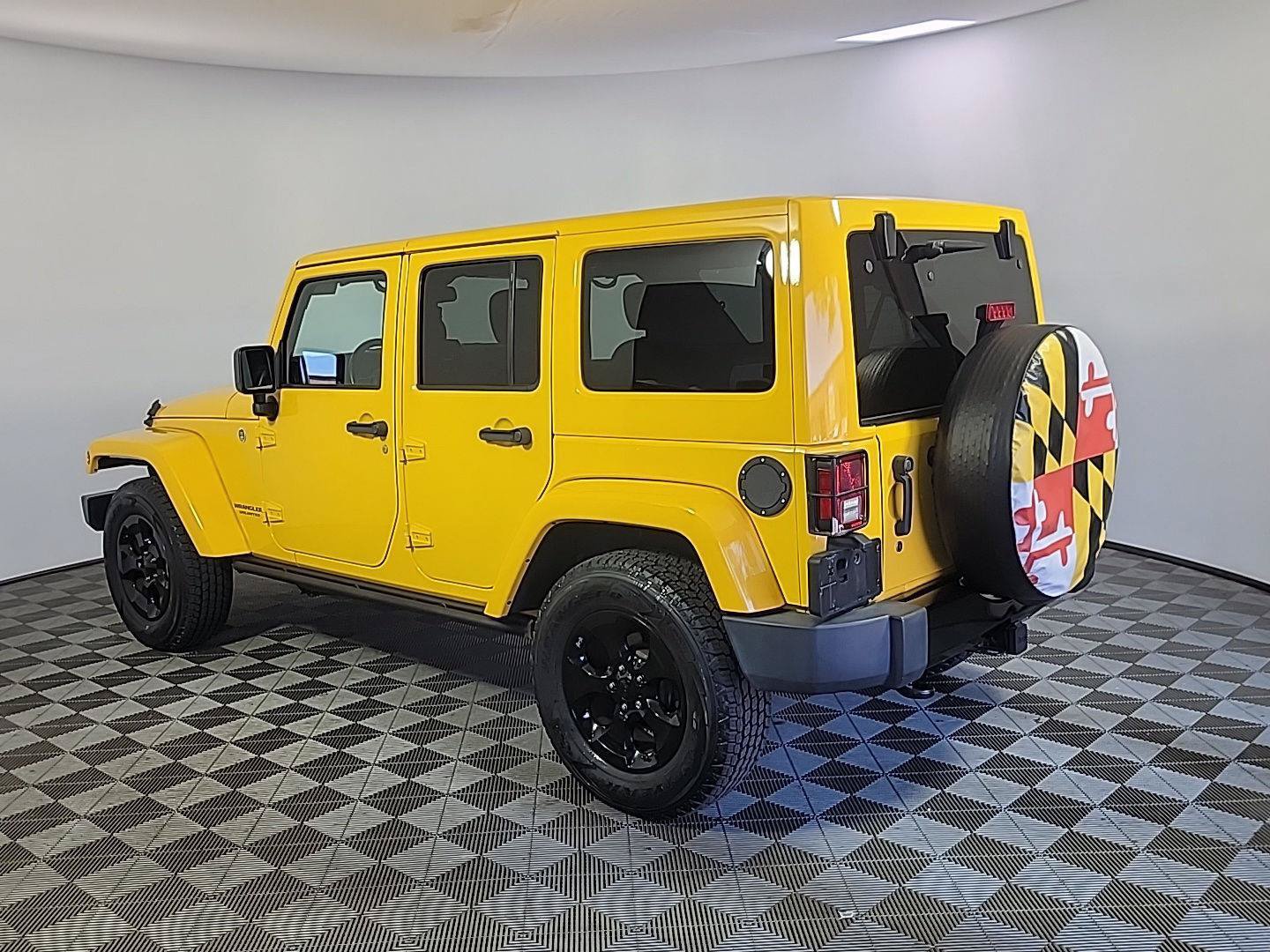 Used 2015 Jeep Wrangler Unlimited Sahara AWD/4WD image 8