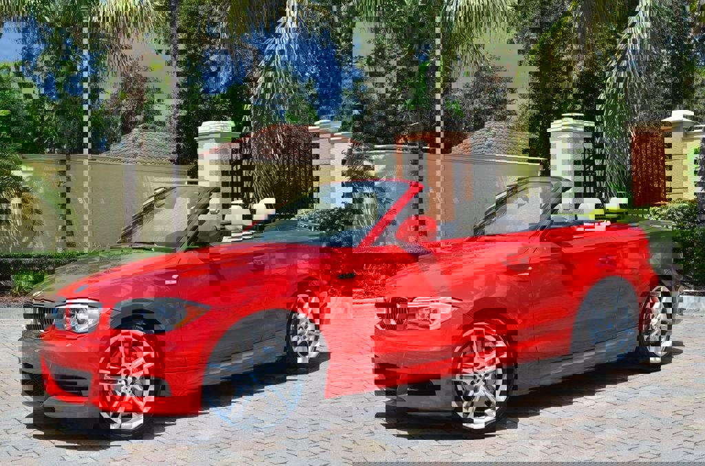 Used 2012 BMW 135i Convertible image 17