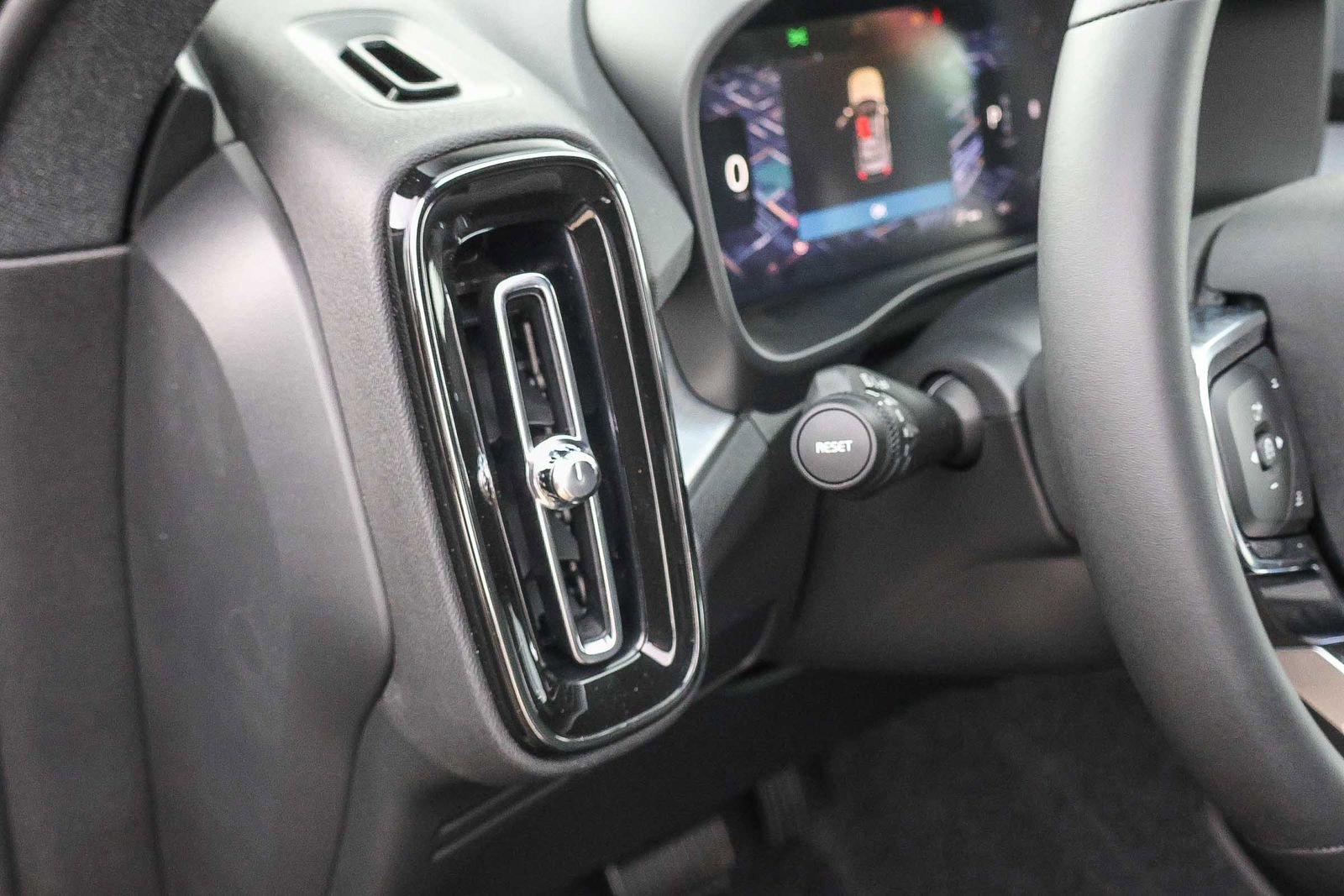 New 2026 Volvo XC40 B5 Ultra w/ Climate Package image 32