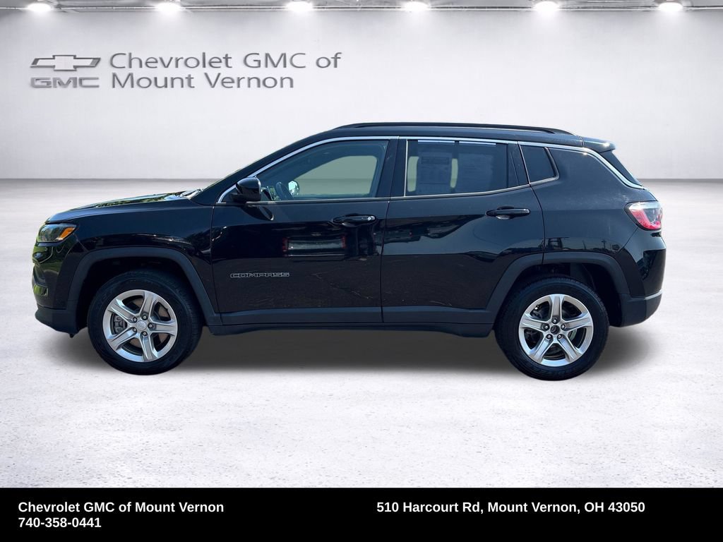 Used 2024 Jeep Compass Latitude AWD/4WD image 2