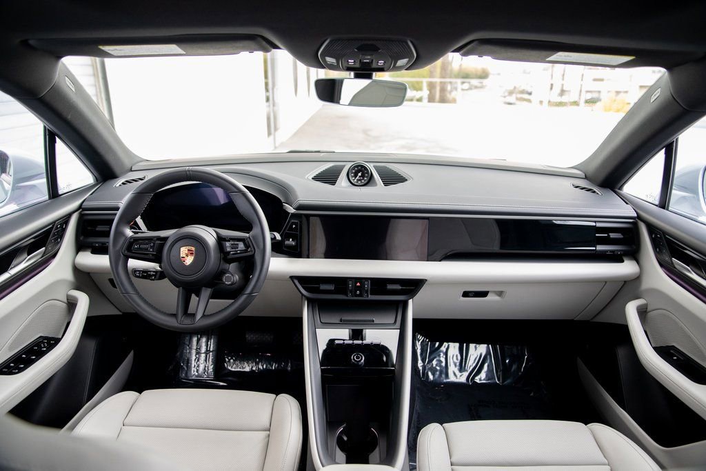 Certified 2025 Porsche Macan Electric RWD image 22