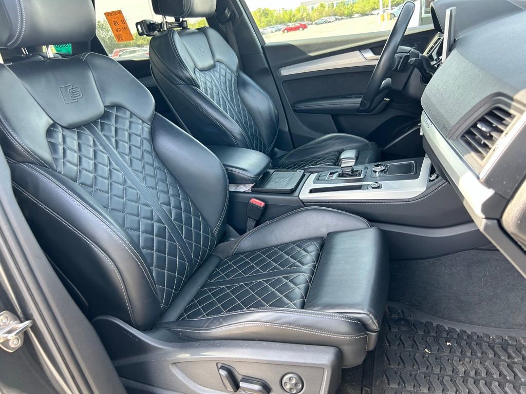 Used 2018 Audi SQ5 Premium Plus w/ Navigation Package image 11