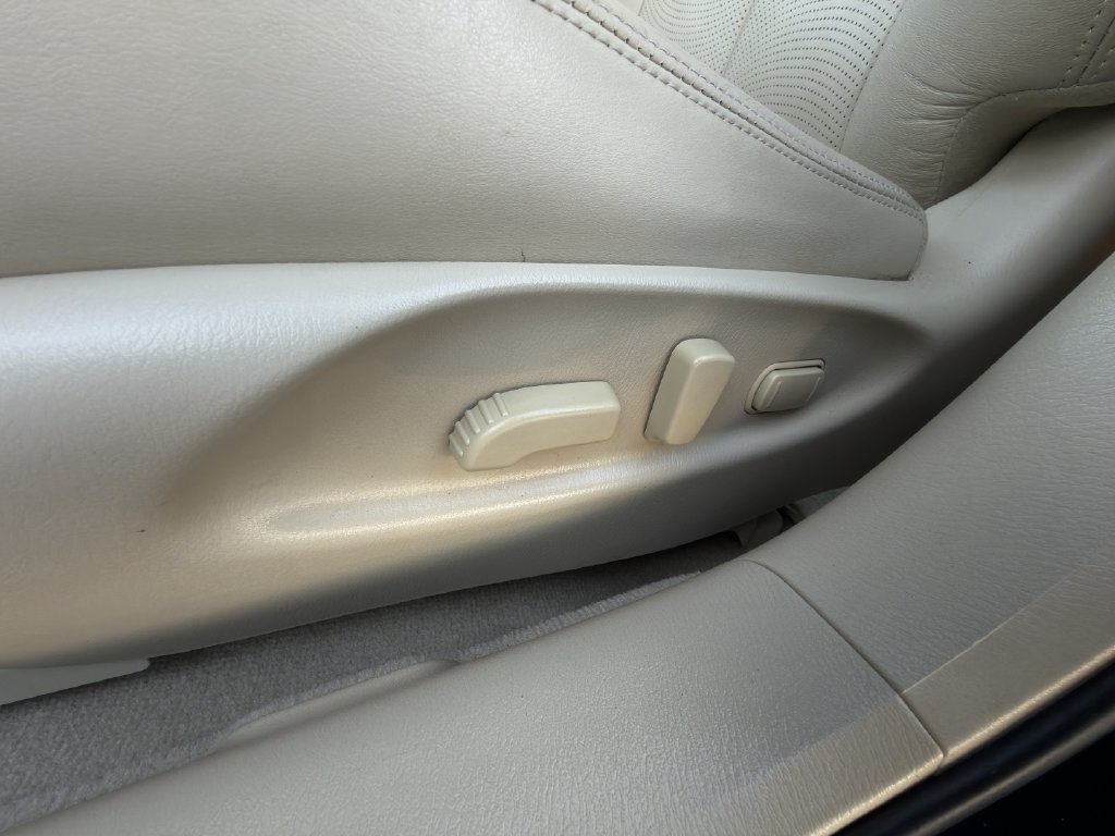 Used 2019 INFINITI Q70 Luxe AWD/4WD image 25