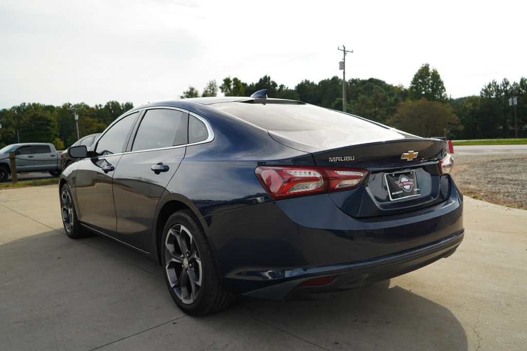 Used 2022 Chevrolet Malibu LT FWD image 4