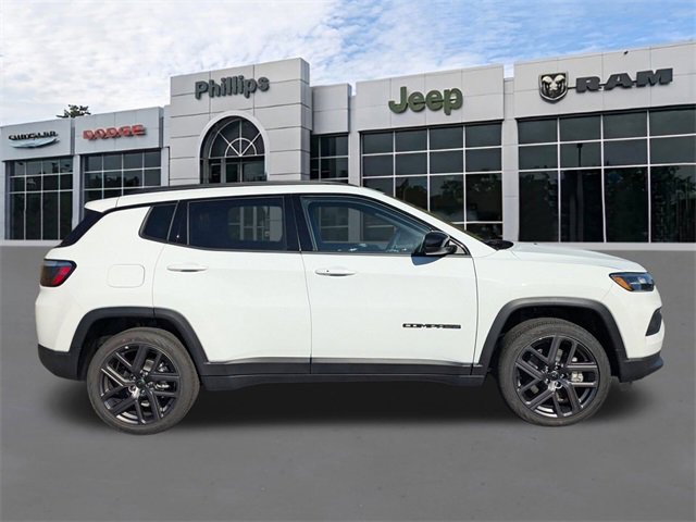 New 2026 Jeep Compass Latitude image 2