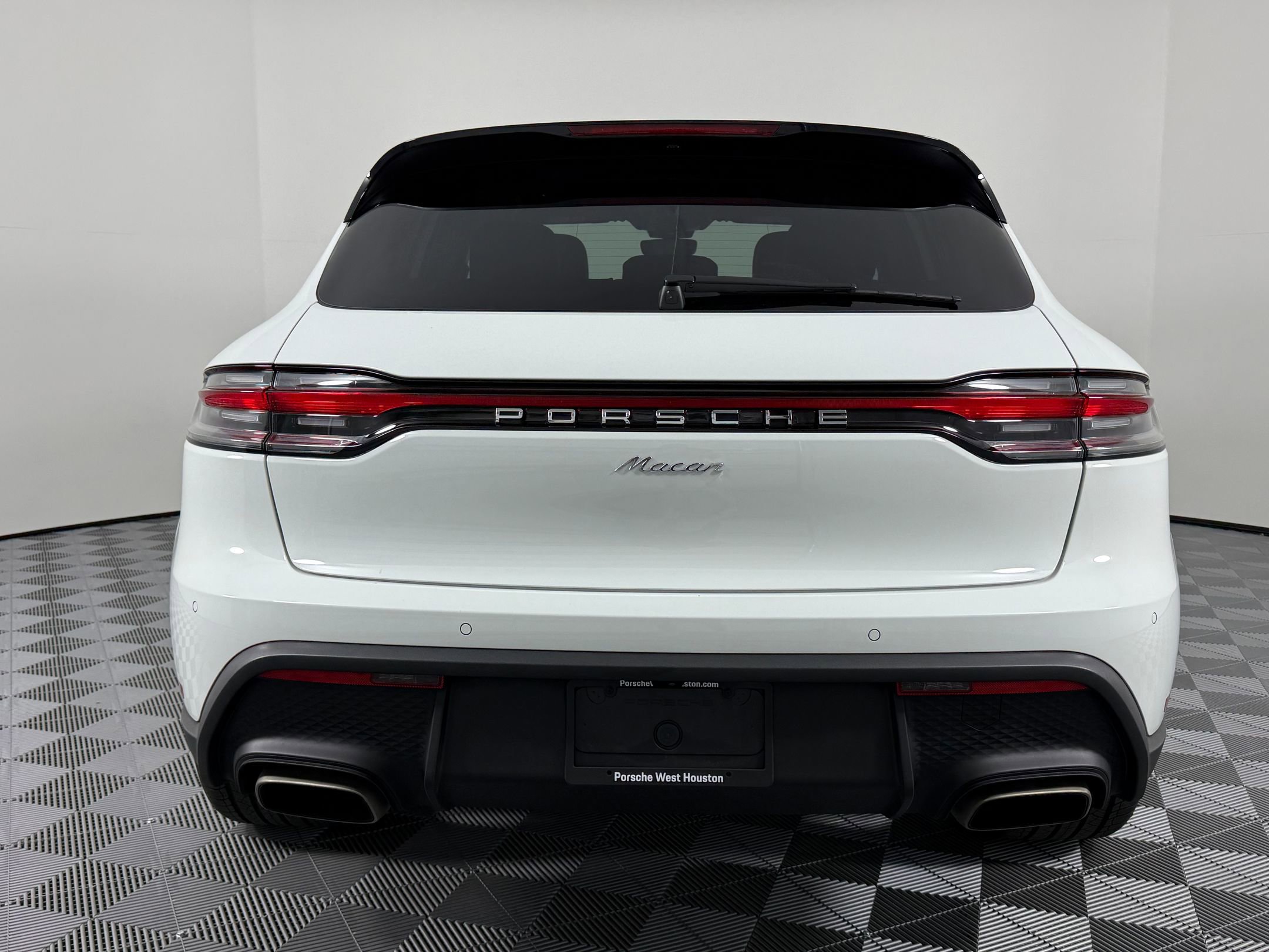 New 2025 Porsche Macan image 10