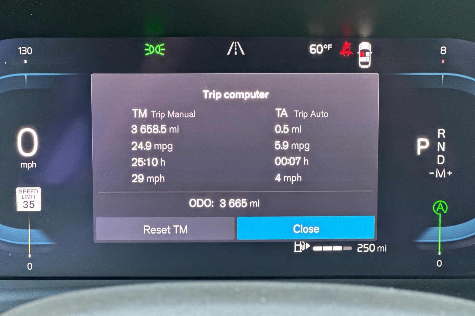 New 2025 Volvo XC40 B5 Plus w/ Climate Package image 31