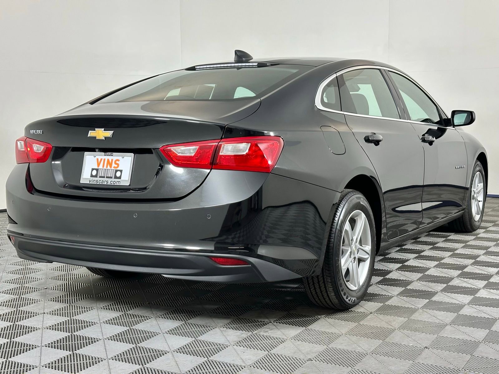 Used 2025 Chevrolet Malibu LS w/ LPO, Floor Liner Package image 4