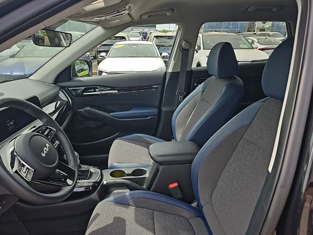 Used 2025 Kia Seltos S AWD/4WD image 10