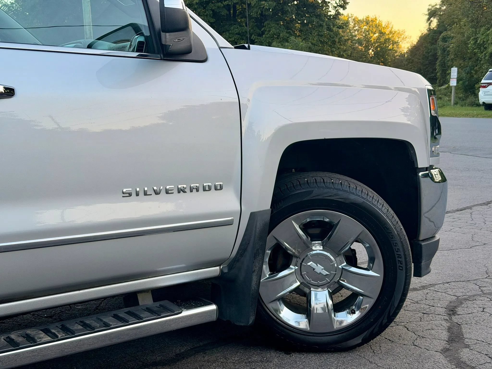 Used 2018 Chevrolet Silverado 1500 LTZ w/ Sport Package AWD/4WD image 9