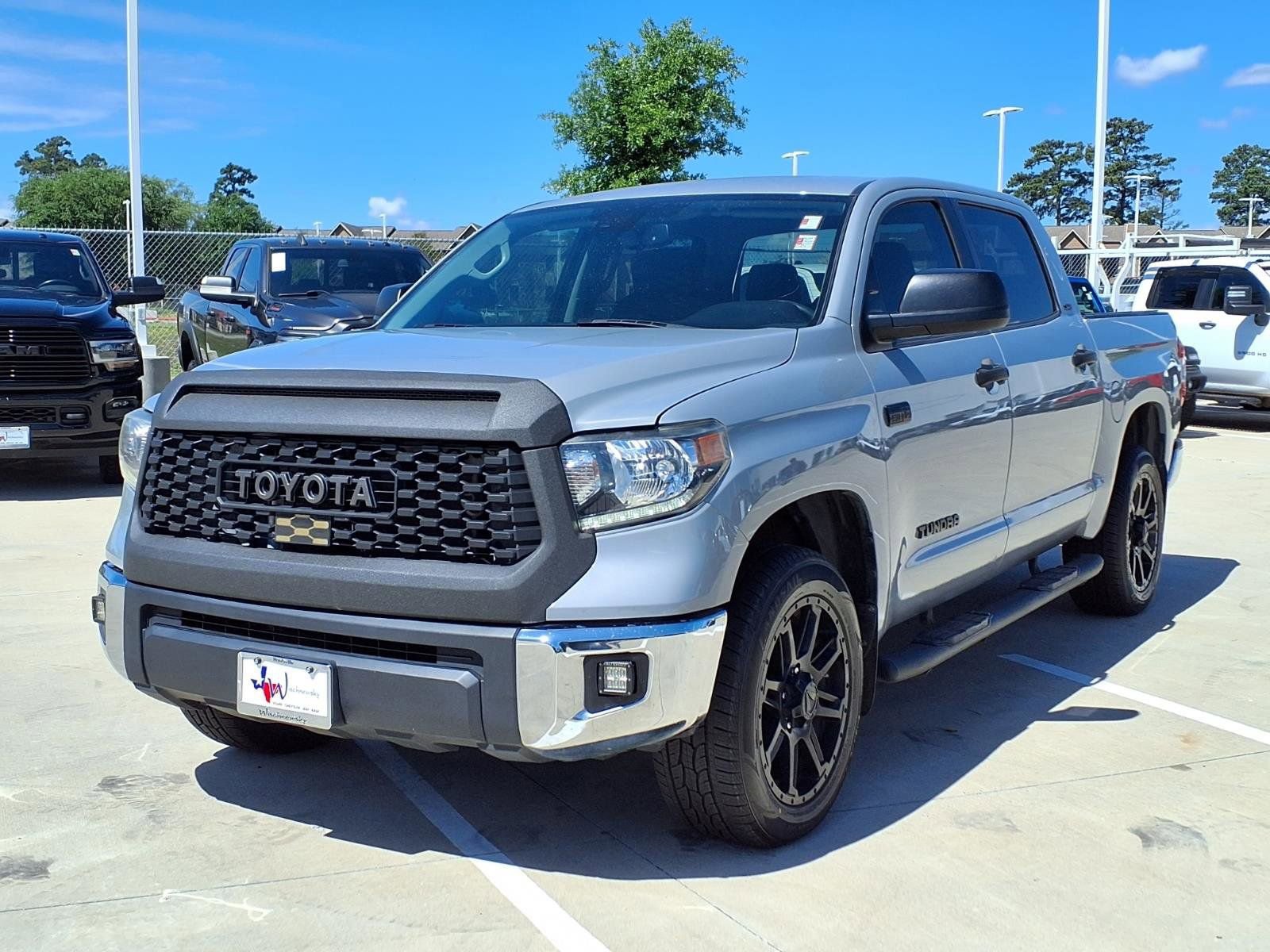 Used 2020 Toyota Tundra SR5 w/ SR5 Upgrade Package image 3